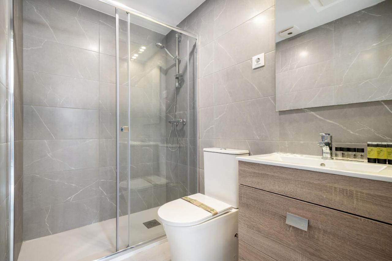 Apartamentos Reformados En Madrid Rio Esterno foto