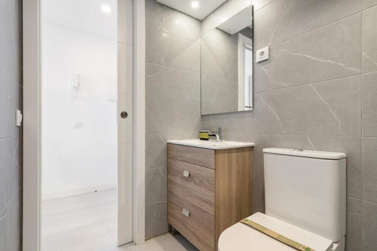 Apartamentos Reformados En Madrid Rio Esterno foto
